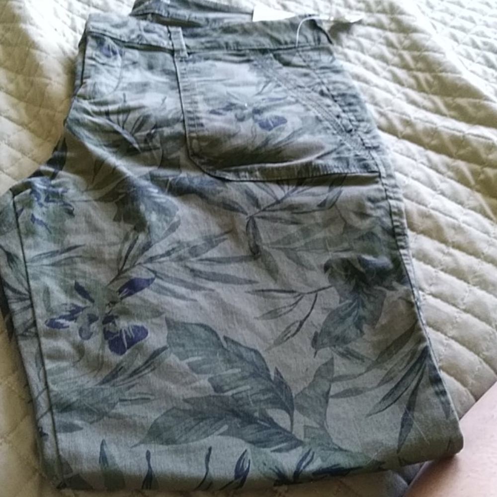 Old Navy Womens size 6 pants